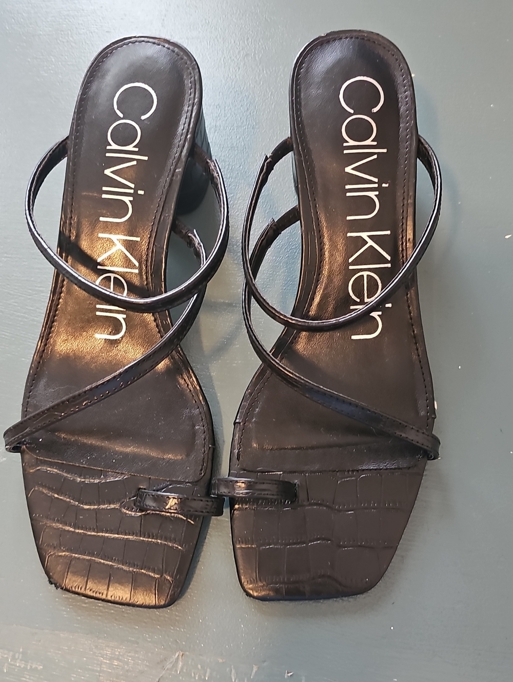 Calvin Klein Black Textured Surface Strappy Toe Sandles Size 9